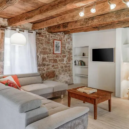 Beautiful Holiday Home With Pool In Teillots Esterno foto