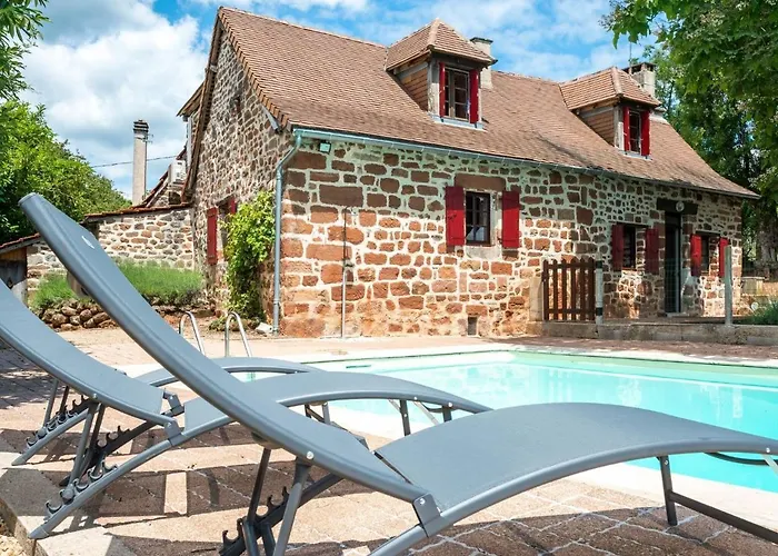 Beautiful Holiday Home With Pool In Teillots