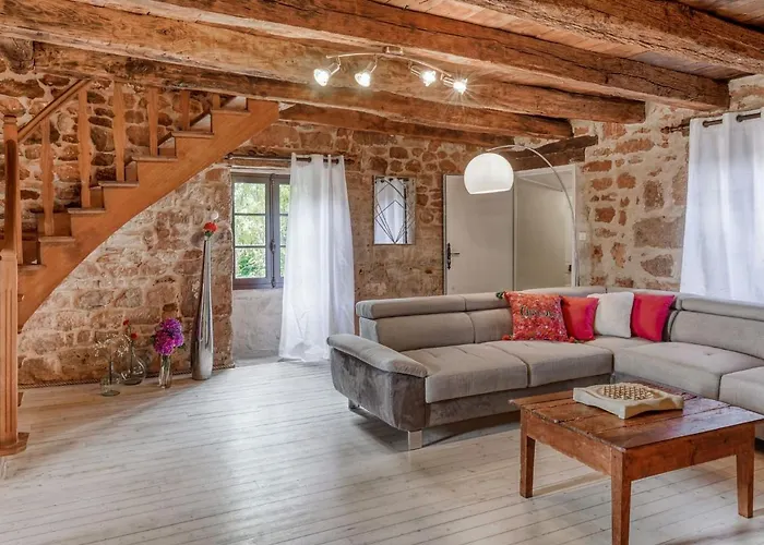 Beautiful Holiday Home With Pool In Teillots