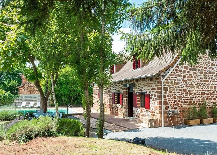 Beautiful Holiday Home With Pool In Teillots