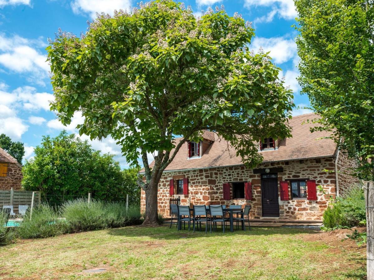 Beautiful With Pool In Holiday home