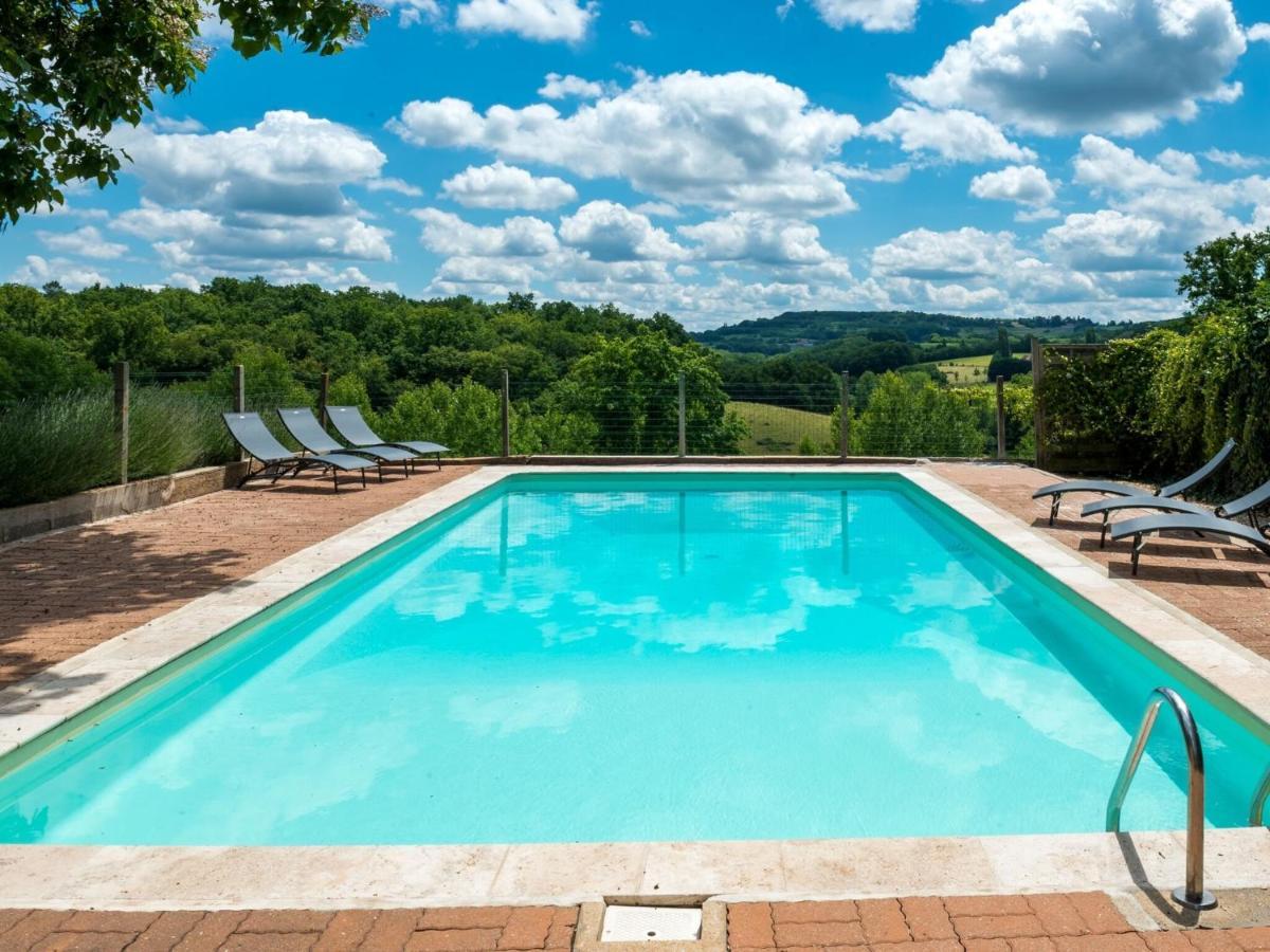 Beautiful With Pool In *